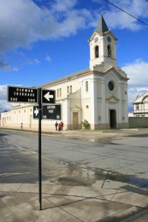 Kirche an der Ecke Hermann Eberhard